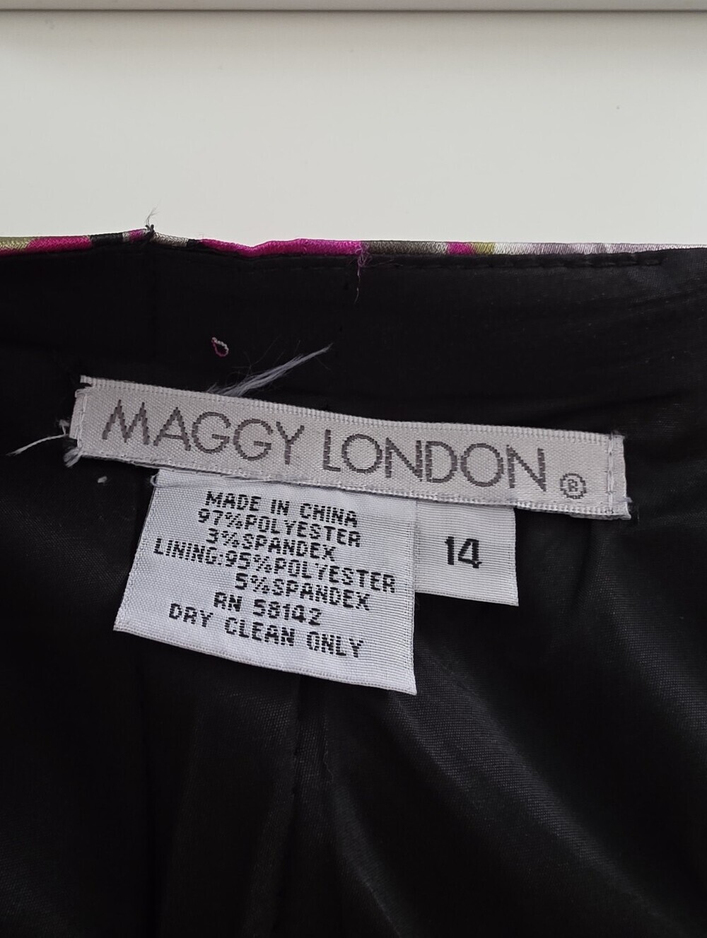 Maggy London Floral Satin Ruched Sheath Cocktail Dress - 14 - Picture 9 of 9